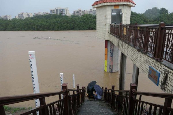 易信盈 受暴雨影响, 广州多条河流发布洪水预警