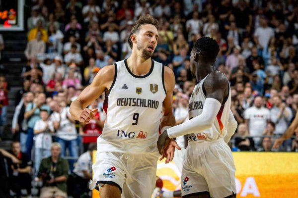 展鹏配资 FIBA开启MVP投票: 东契奇第五, 约基奇得票14%第二, 榜首得票29%